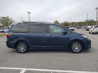 2018 Toyota SIENNA XLE 3.5L XLE 8 Passenger