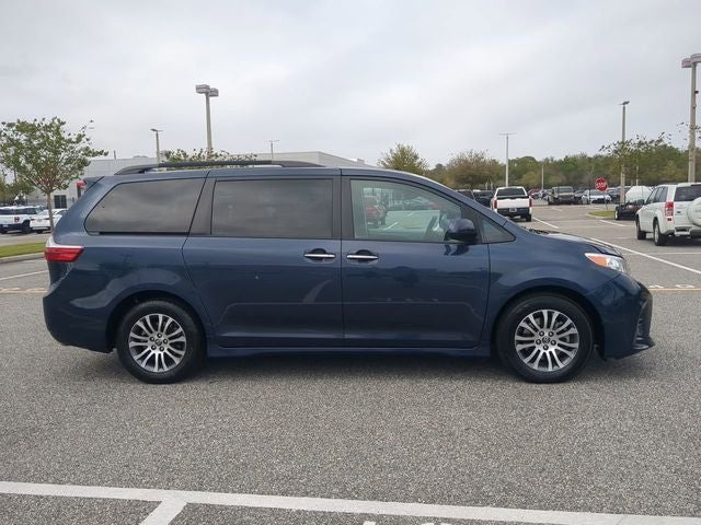 2018 Toyota SIENNA XLE 3.5L XLE 8 Passenger