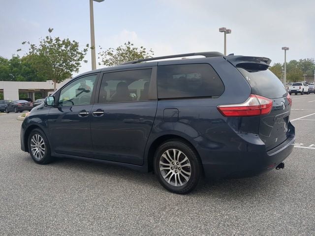 2018 Toyota SIENNA XLE 3.5L XLE 8 Passenger