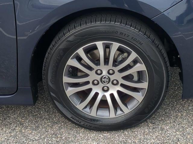2018 Toyota SIENNA XLE 3.5L XLE 8 Passenger
