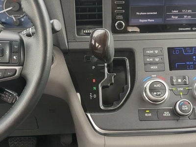 2018 Toyota SIENNA XLE 3.5L XLE 8 Passenger