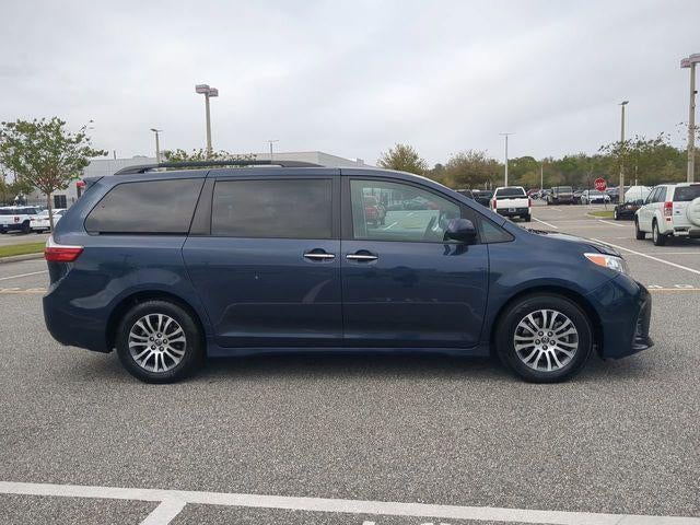 2018 Toyota SIENNA XLE 3.5L XLE 8 Passenger