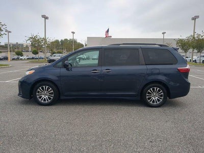 2018 Toyota SIENNA XLE 3.5L XLE 8 Passenger