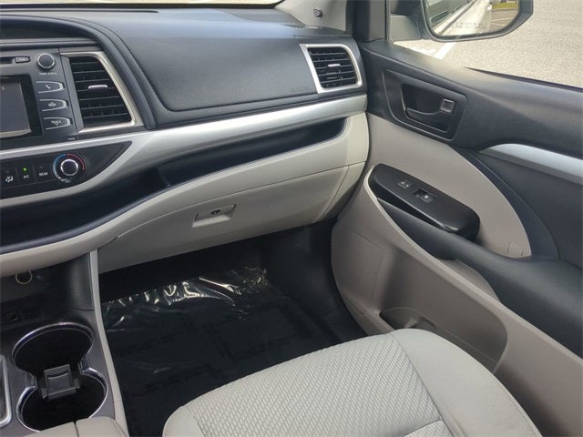 2014 Toyota HIGHLANDER LE