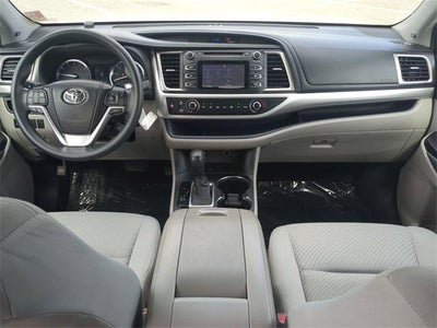 2014 Toyota HIGHLANDER LE
