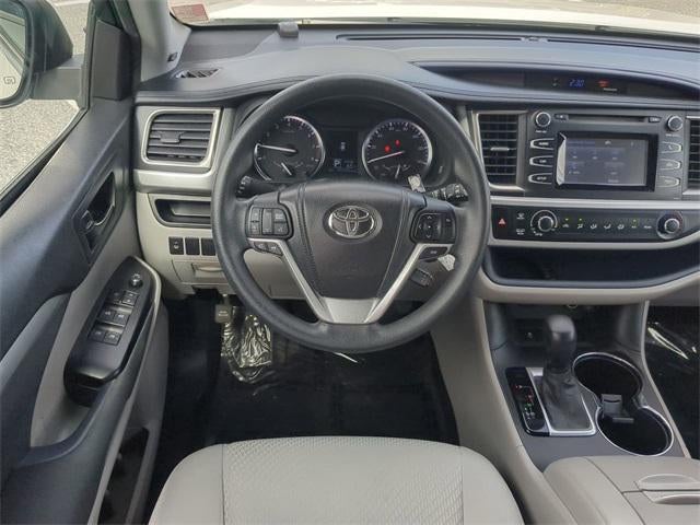 2014 Toyota HIGHLANDER LE