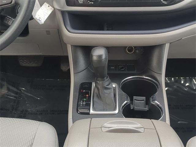 2014 Toyota HIGHLANDER LE