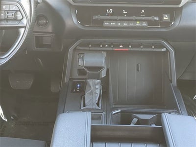 2025 Toyota TUNDRA 4X4 SR