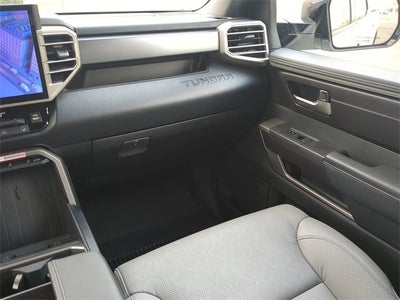 2025 Toyota TUNDRA 4X4 SR5