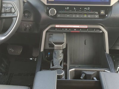 2025 Toyota TUNDRA 4X4 SR5