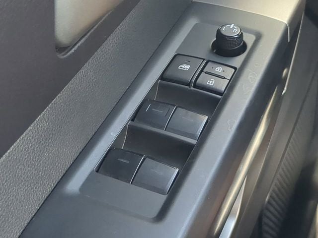 2025 Toyota TUNDRA 4X4 SR5