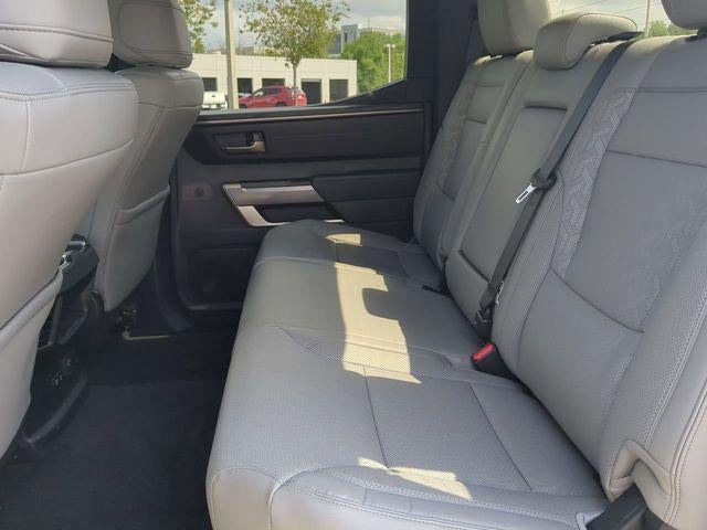 2025 Toyota TUNDRA 4X4 SR5