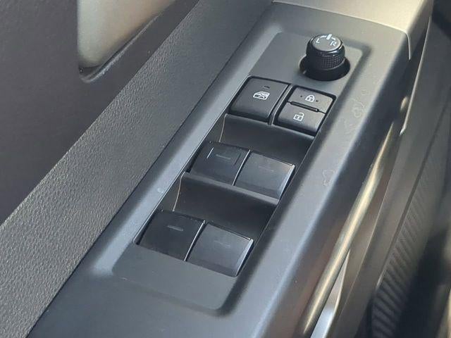 2025 Toyota TUNDRA 4X4 SR5