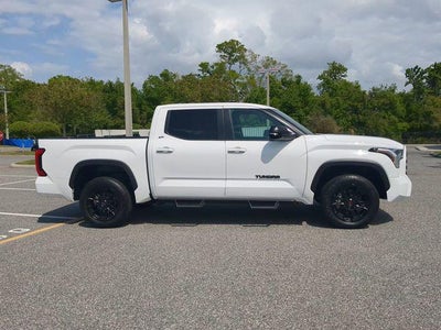 2025 Toyota TUNDRA 4X4 SR5