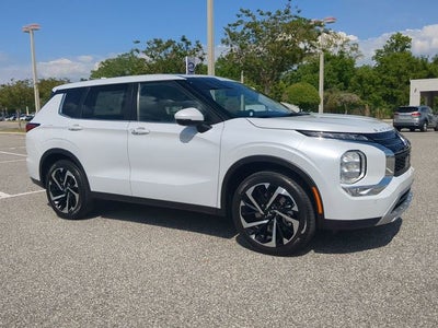 2024 Mitsubishi Outlander SE