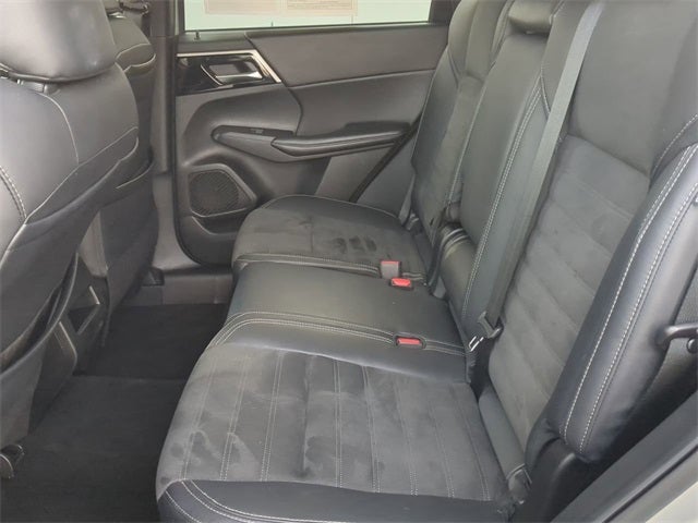 2022 Mitsubishi Outlander SE