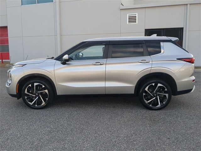 2022 Mitsubishi Outlander SE