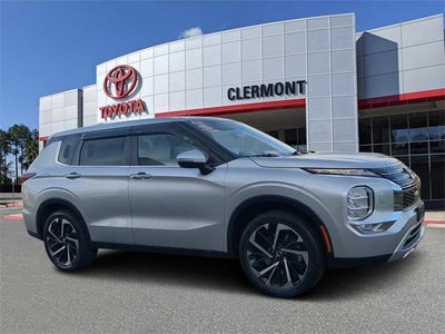 2022 Mitsubishi Outlander SE