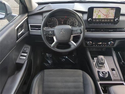 2022 Mitsubishi Outlander SE