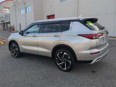 2022 Mitsubishi Outlander SE