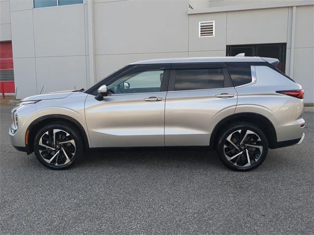 2022 Mitsubishi Outlander SE