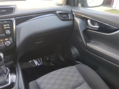 2017 Nissan Rogue Sport SV