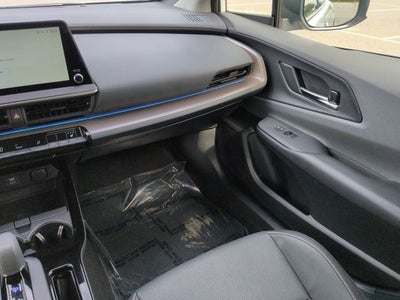 2024 Toyota PRIUS XLE