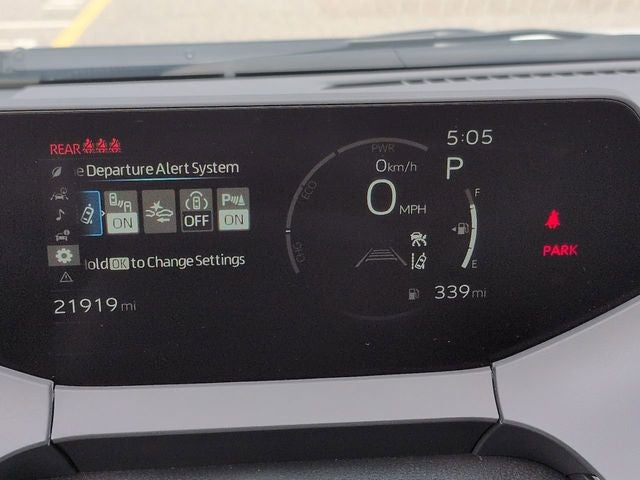 2024 Toyota PRIUS XLE