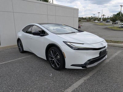 2024 Toyota PRIUS XLE