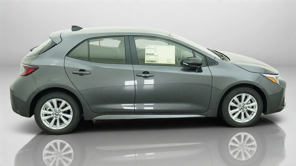 2027 Toyota Corolla Hatchback SE