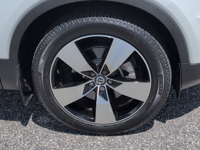 2021 Volvo XC40 Momentum