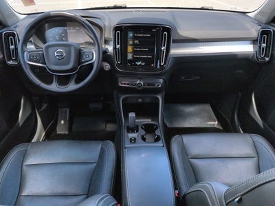 2021 Volvo XC40 Momentum