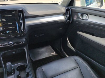 2021 Volvo XC40 Momentum