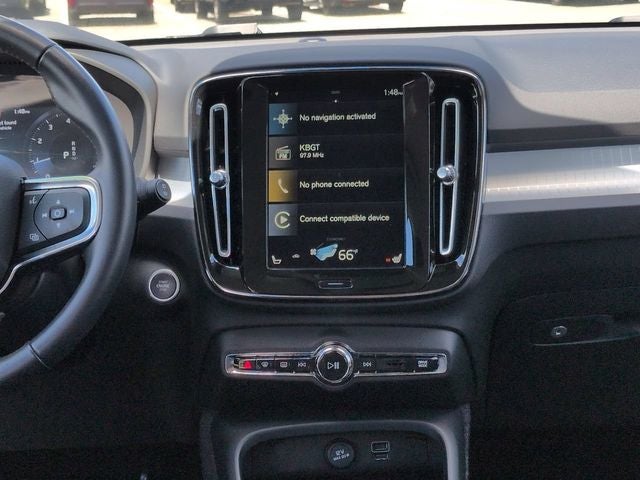 2021 Volvo XC40 Momentum