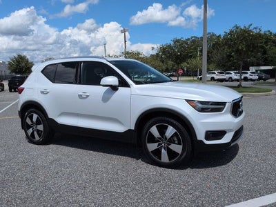 2021 Volvo XC40 Momentum