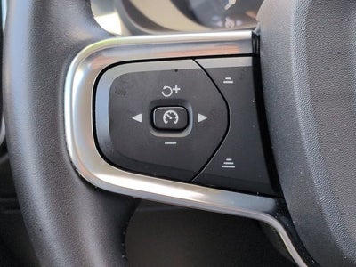 2021 Volvo XC40 Momentum