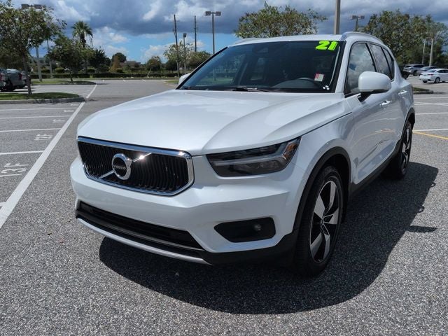 2021 Volvo XC40 Momentum