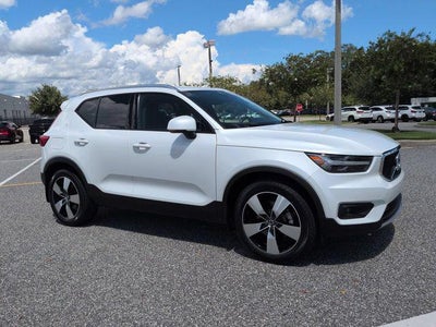 2021 Volvo XC40 Momentum