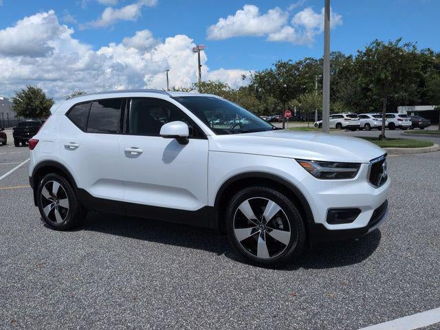 2021 Volvo XC40 Momentum