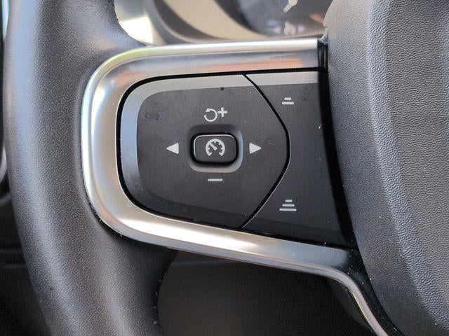 2021 Volvo XC40 Momentum