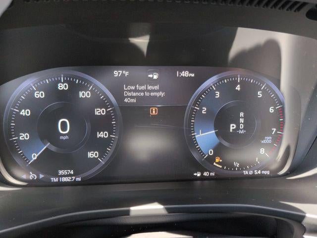 2021 Volvo XC40 Momentum