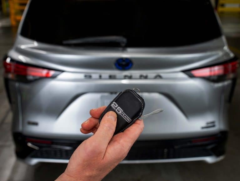 exterior paint options on the 2023 sienna toyota